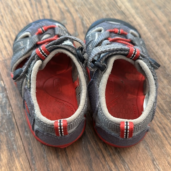 Keen toddler 5 sandals - Picture 2 of 3